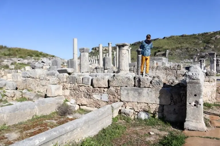 Discover-Ancient-Ruins
