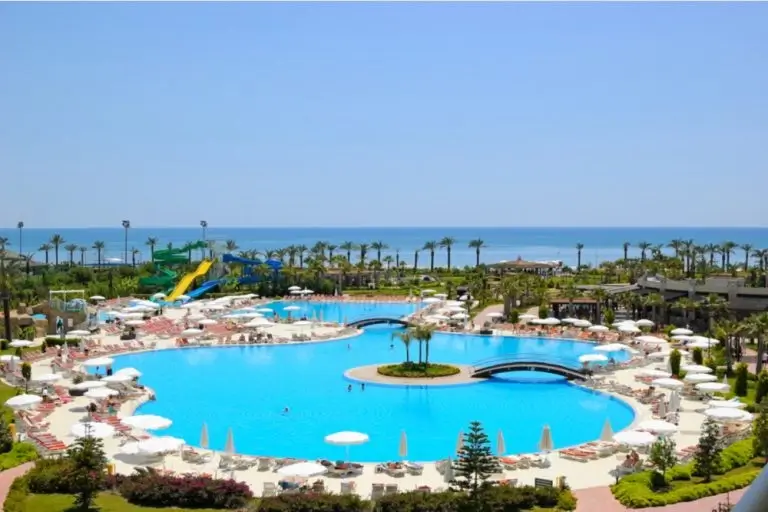 Stay-at-a-Family-Resort