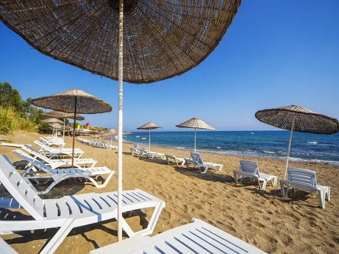 Turkler-Payallar-Beach-in-Alanya