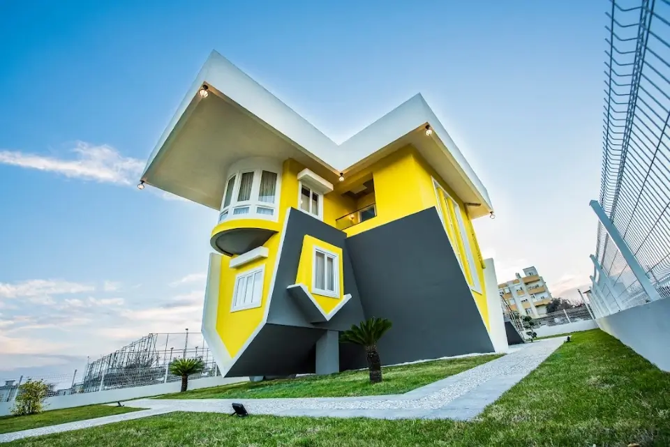 Upside-Down-House-Side-Antalya-960