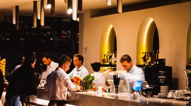 antalya-dental-travel-Enjoy-the-Nightlife-in-Kemer