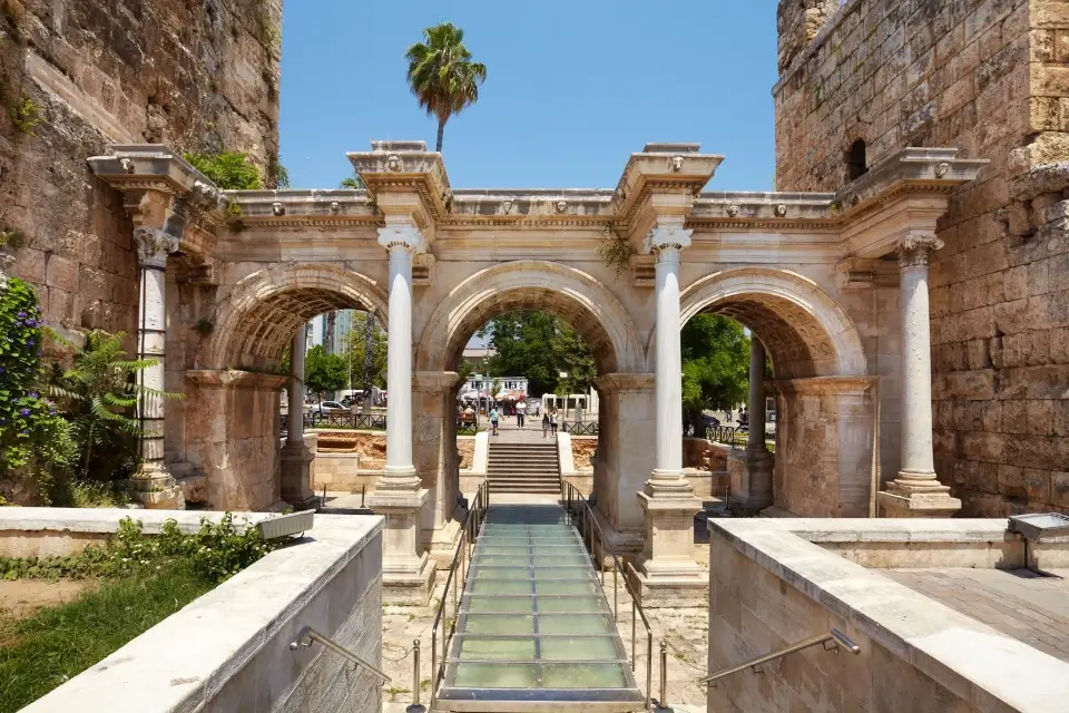 antalya-hadrianus-960